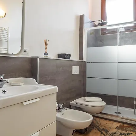 Lovely X5 W/ Terrace & Private Parking Apartment La Spezia